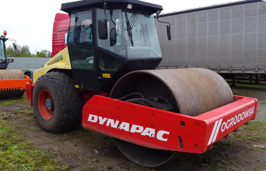 Rodillo Walec DYNAPAC CA 302D 2011 - 3393 mth - CE - 15,9t: foto 1