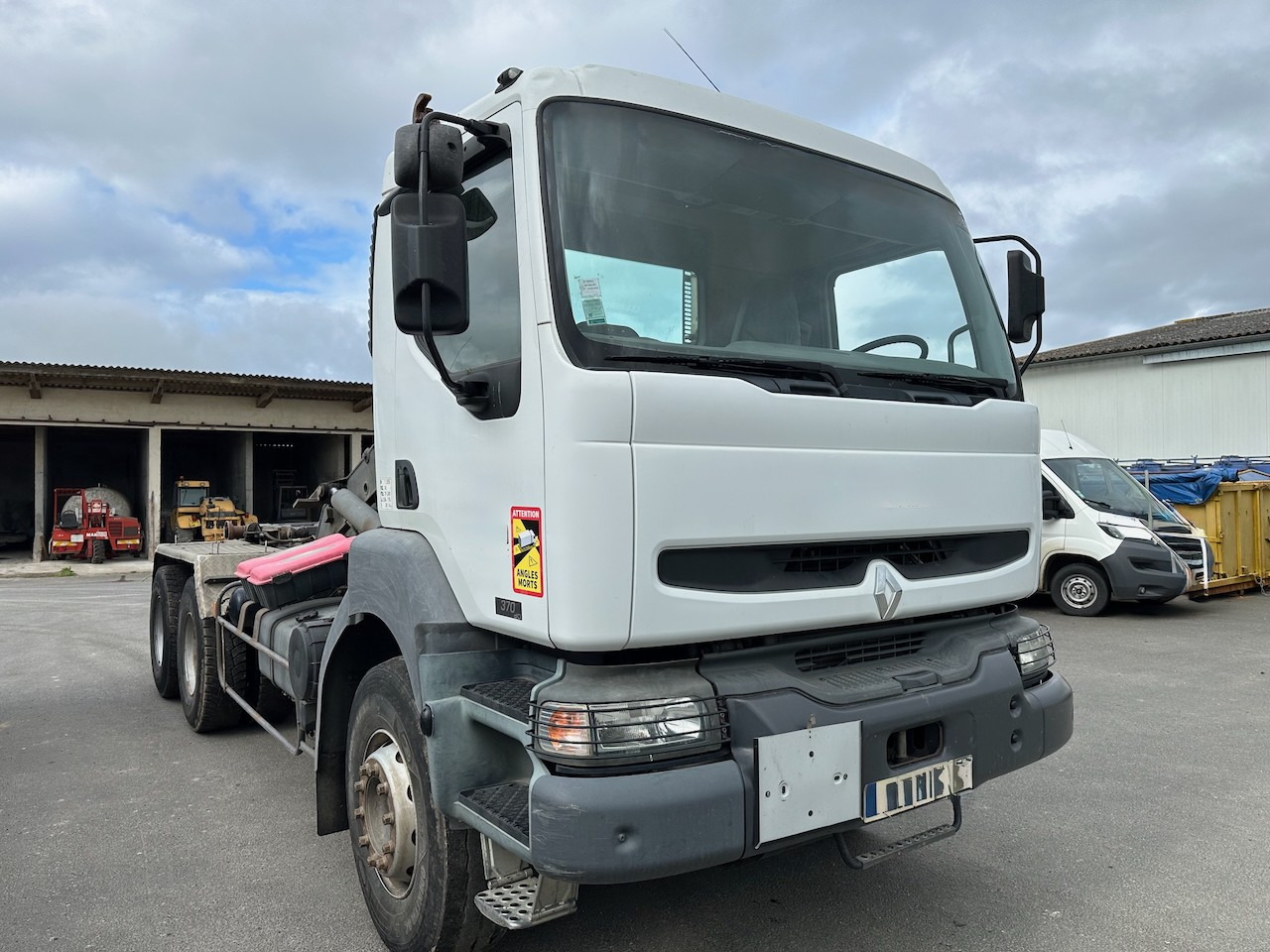 RENAULT KERAX 370 DCI - Camión multibasculante: foto 5 RENAULT KERAX 370 DCI - Camión multibasculante: foto 5