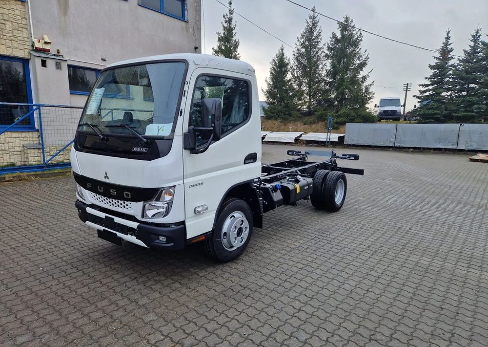 FUSO Canter 6S15 podwozie - Camión chasis: foto 1 FUSO Canter 6S15 podwozie - Camión chasis: foto 1