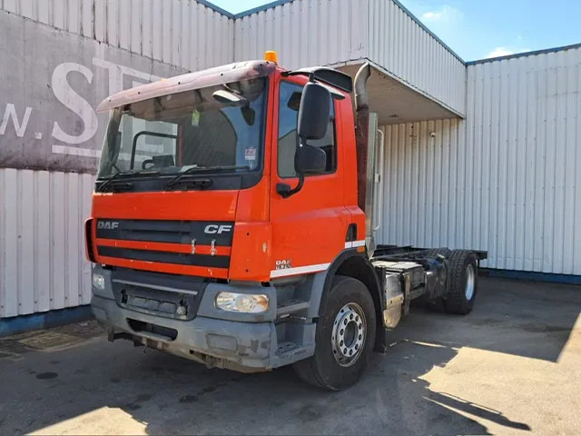 DAF CF 75.310 , RHD , ZF Manual , Euro 5 - Camión chasis: foto 1 DAF CF 75.310 , RHD , ZF Manual , Euro 5 - Camión chasis: foto 1