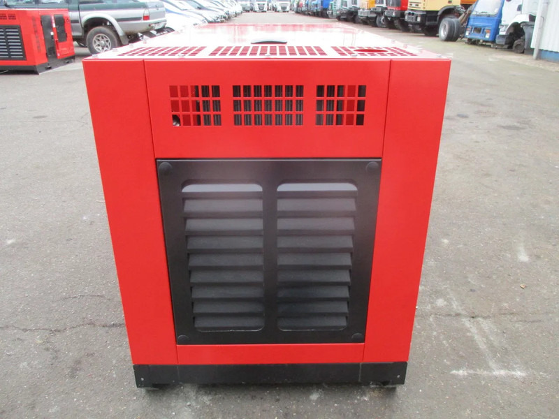 Generador industriale nuevo ELLITE ELT68/380EA , New Diesel generator , 48 KVA ,3 phase , 2 Pieces in stock: foto 8