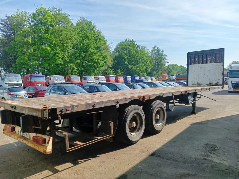 Fruehauf 2 Axle Fruehauf , Flat trailer , Drum Brakes - Semirremolque plataforma/ Caja abierta: foto 3 Fruehauf 2 Axle Fruehauf , Flat trailer , Drum Brakes - Semirremolque plataforma/ Caja abierta: foto 3