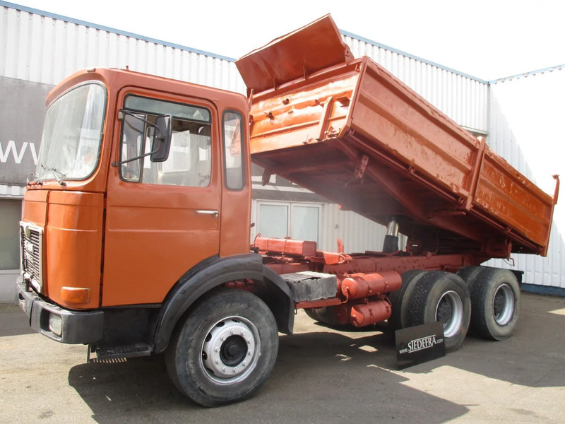 MAN 26.321 6x4 , 3 way tipper , ZF Manual , Spring suspension - Camión volquete: foto 1 MAN 26.321 6x4 , 3 way tipper , ZF Manual , Spring suspension - Camión volquete: foto 1