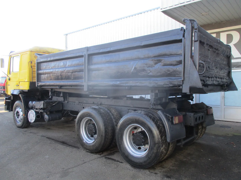 MAN 26.402 6x4 , ZF Manual , Retarder , 3 Way tipper , Spring suspension - Camión volquete: foto 5 MAN 26.402 6x4 , ZF Manual , Retarder , 3 Way tipper , Spring suspension - Camión volquete: foto 5