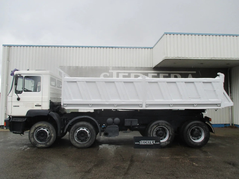 MAN 35-364 , Manual , 8x4 , 3 way tipper , Spring suspension - Camión volquete: foto 2 MAN 35-364 , Manual , 8x4 , 3 way tipper , Spring suspension - Camión volquete: foto 2