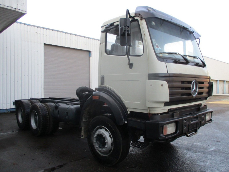Mercedes-Benz 2538 , V8 , Manual , 6x4 , Spring suspension , Euro 2 - Camión chasis: foto 4 Mercedes-Benz 2538 , V8 , Manual , 6x4 , Spring suspension , Euro 2 - Camión chasis: foto 4