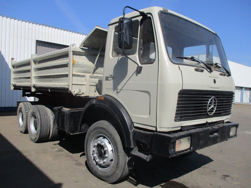 Mercedes-Benz 2633, V8 , ZF Manual , 6x4 , 3 Way tipper , Spring suspension - Camión volquete: foto 4 Mercedes-Benz 2633, V8 , ZF Manual , 6x4 , 3 Way tipper , Spring suspension - Camión volquete: foto 4
