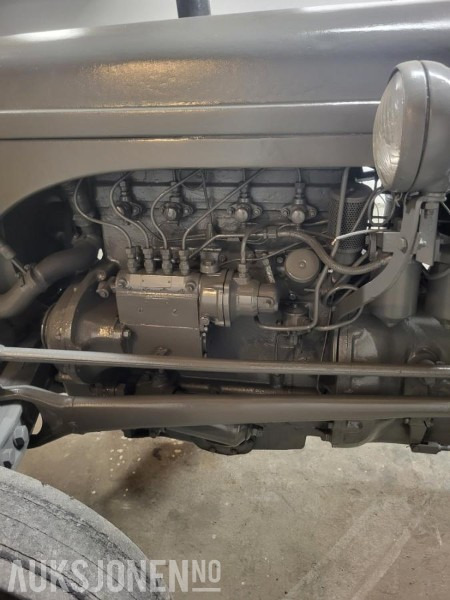 1954 Gråtass traktor - Tractor: foto 5 1954 Gråtass traktor - Tractor: foto 5