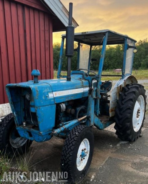 1970 Ford 3000 med lasteapparat - Tractor: foto 1 1970 Ford 3000 med lasteapparat - Tractor: foto 1