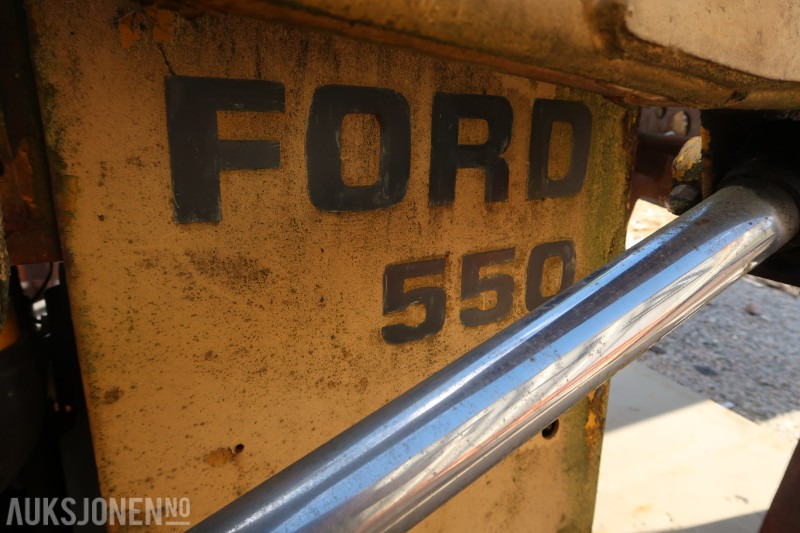 1982 Ford 550 traktor selges som rep objekt / deleobjekt - Tractor: foto 4 1982 Ford 550 traktor selges som rep objekt / deleobjekt - Tractor: foto 4
