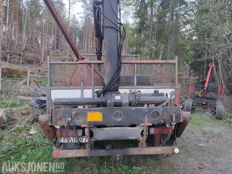 1986 Volvo FL616 4x2 Lastebil med kran Mannskapskurv Vinterdekk REPARASJONSOBJEKT - Camión grúa: foto 5 1986 Volvo FL616 4x2 Lastebil med kran Mannskapskurv Vinterdekk REPARASJONSOBJEKT - Camión grúa: foto 5