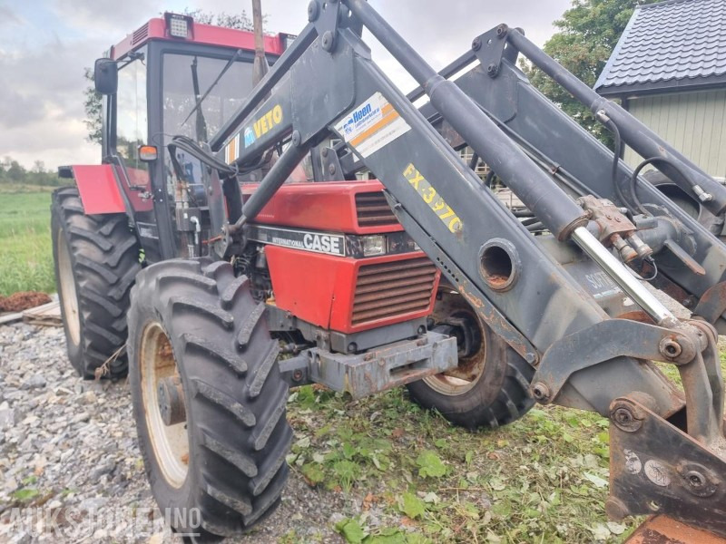 1990 CASE IH 956XL TRAKTOR snøfres 2 skuffer triangelfeste MVA FRI - Tractor: foto 3 1990 CASE IH 956XL TRAKTOR snøfres 2 skuffer triangelfeste MVA FRI - Tractor: foto 3