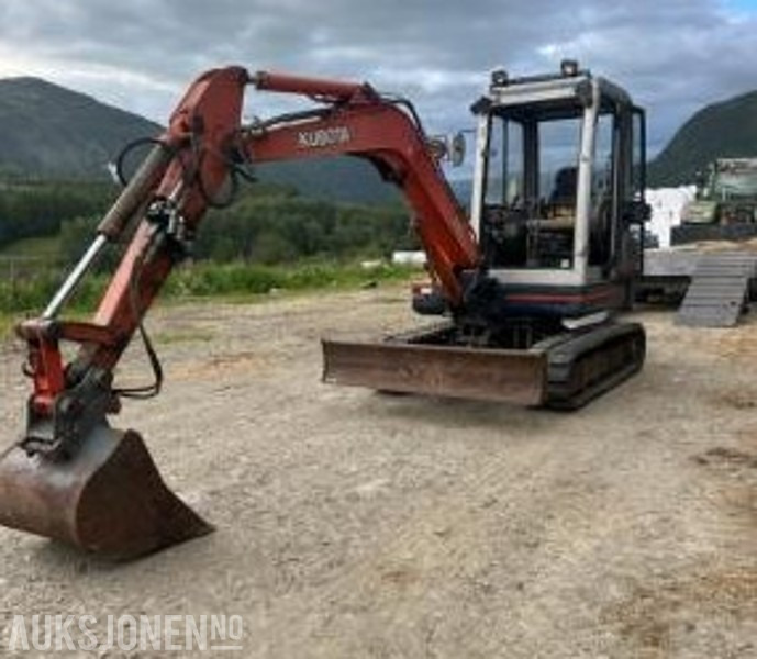 1997 Kubota KX 121-2 gravemaskin med 2 skuffer og klype - Excavadora: foto 1 1997 Kubota KX 121-2 gravemaskin med 2 skuffer og klype - Excavadora: foto 1