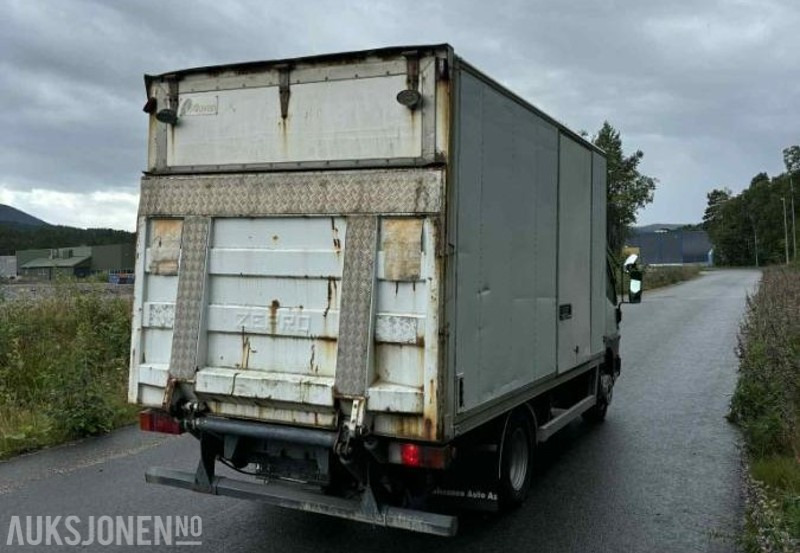 1999 Mitsubishi Fuso Canter C1 Skapbil med løftelem - Camión caja cerrada: foto 5 1999 Mitsubishi Fuso Canter C1 Skapbil med løftelem - Camión caja cerrada: foto 5