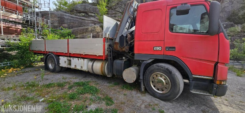1999 Volvo FM7 42R 4X2 Reparasjonsobjekt Hiab 195-4 - Camión grúa: foto 3 1999 Volvo FM7 42R 4X2 Reparasjonsobjekt Hiab 195-4 - Camión grúa: foto 3