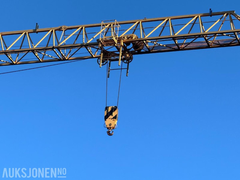 Grúa 2000 Liebherr 280 EC-H 16 Litronic Tårnkran med undervogn på plater: foto 11