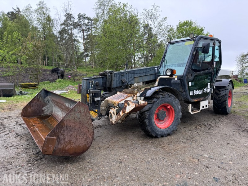 2005 Bobcat T35120SL Teleskoptruck / Teleskoplaster - 4x4x4 - avvatringssylinder - Støttelabber - Hydraulisk redskapslås - Jibb - Skuffe - 2 stk pallegafler - Manipulador telescópico: foto 1 2005 Bobcat T35120SL Teleskoptruck / Teleskoplaster - 4x4x4 - avvatringssylinder - Støttelabber - Hydraulisk redskapslås - Jibb - Skuffe - 2 stk pallegafler - Manipulador telescópico: foto 1