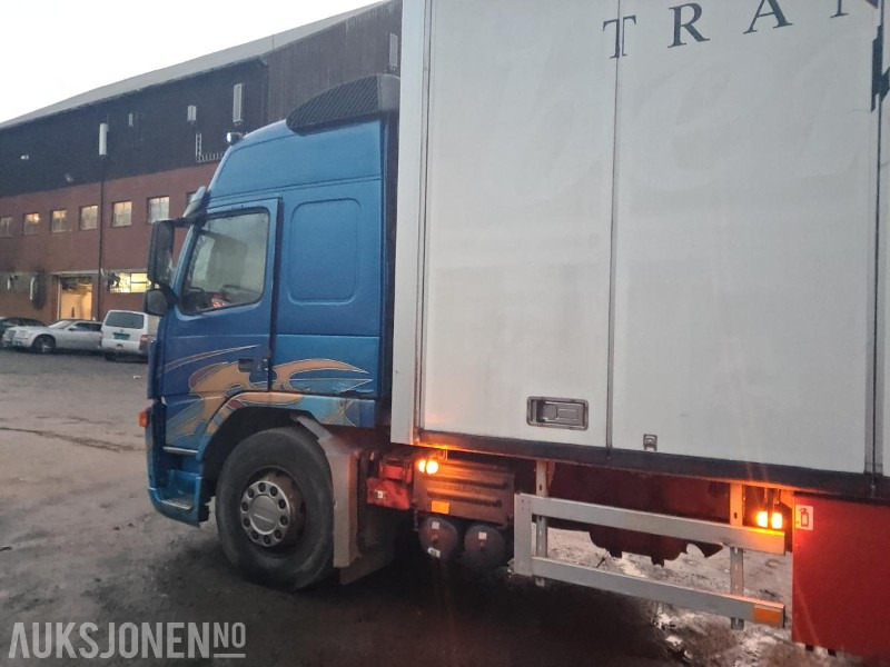 2005 Volvo FM9 - Camión caja cerrada: foto 4 2005 Volvo FM9 - Camión caja cerrada: foto 4