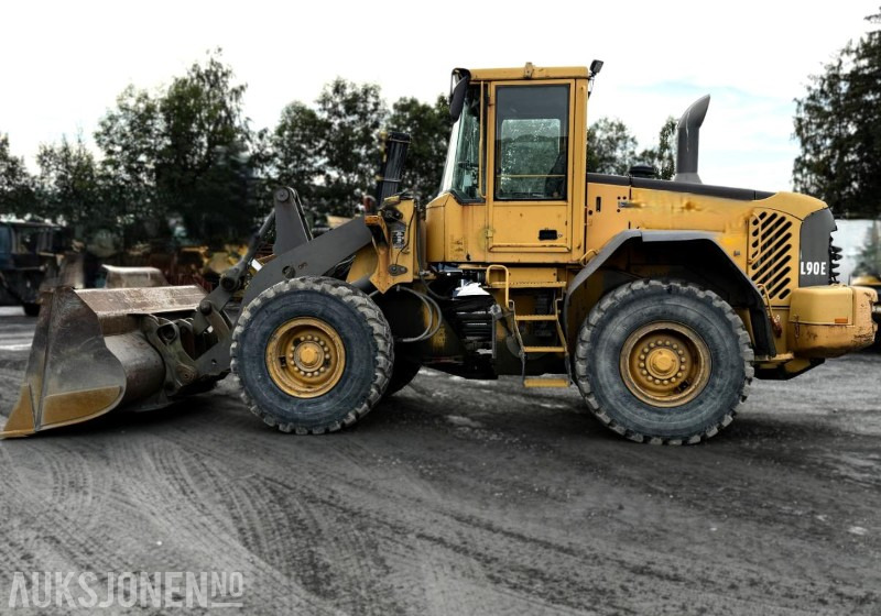 2005 Volvo L90E hjullaster med skuffe / 3. funksjon / pallegaffel - Cargadora de ruedas: foto 2 2005 Volvo L90E hjullaster med skuffe / 3. funksjon / pallegaffel - Cargadora de ruedas: foto 2