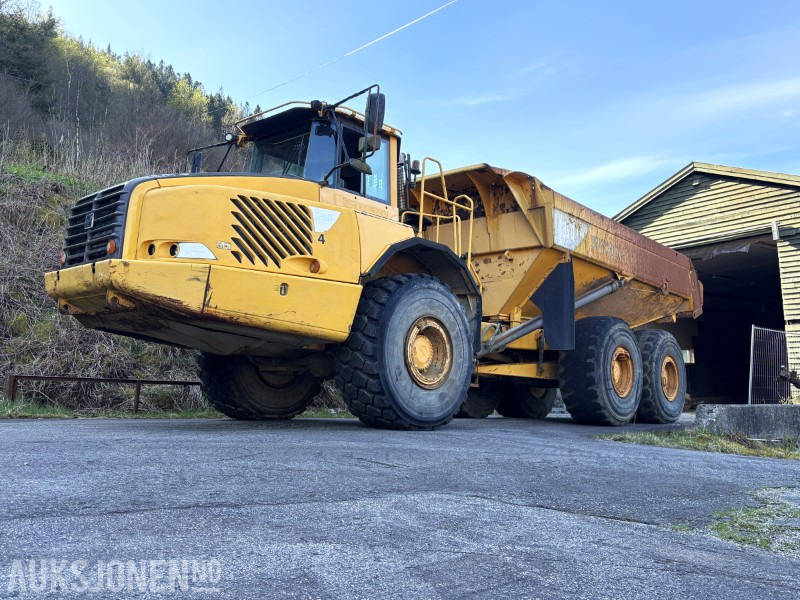 Dúmper 2006 mod Volvo A35D - sorte skilter - 18 182 timer - 89 085 km: foto 1