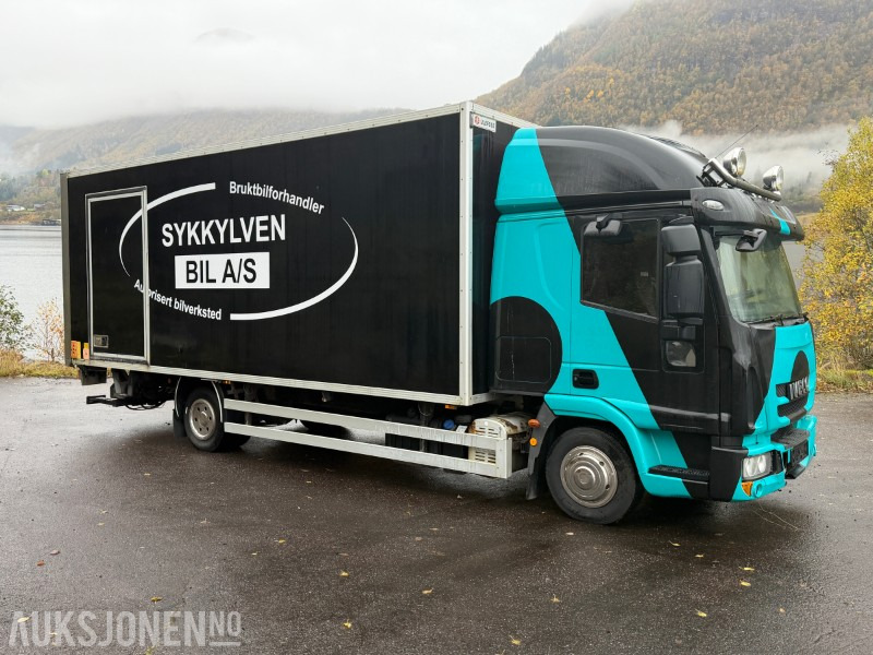 2010 Iveco Eurocargo Skapbil med bakløft og sidedør - Automat - Istrail påbygg - Camión caja cerrada: foto 3 2010 Iveco Eurocargo Skapbil med bakløft og sidedør - Automat - Istrail påbygg - Camión caja cerrada: foto 3