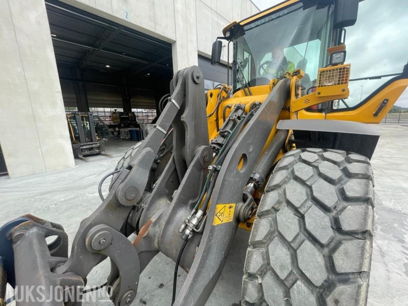 Cargadora de ruedas 2011 VOLVO L60F HJULLASTER - SPAKSTYRING - NYE DEKK - BBS - 3-4 FUNKSJON - PALLEGAFLER - SKUFFE - KAMERA - MYE PÅKOSTET!: foto 11