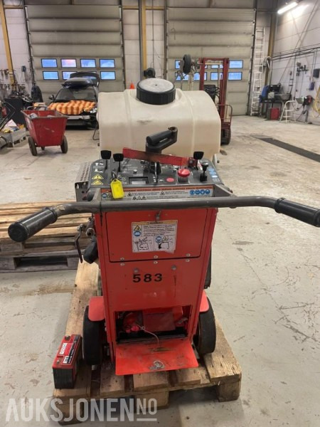 2012 Husqvarna FS524 selvgående gulvsag - Equipo de construcción: foto 4 2012 Husqvarna FS524 selvgående gulvsag - Equipo de construcción: foto 4