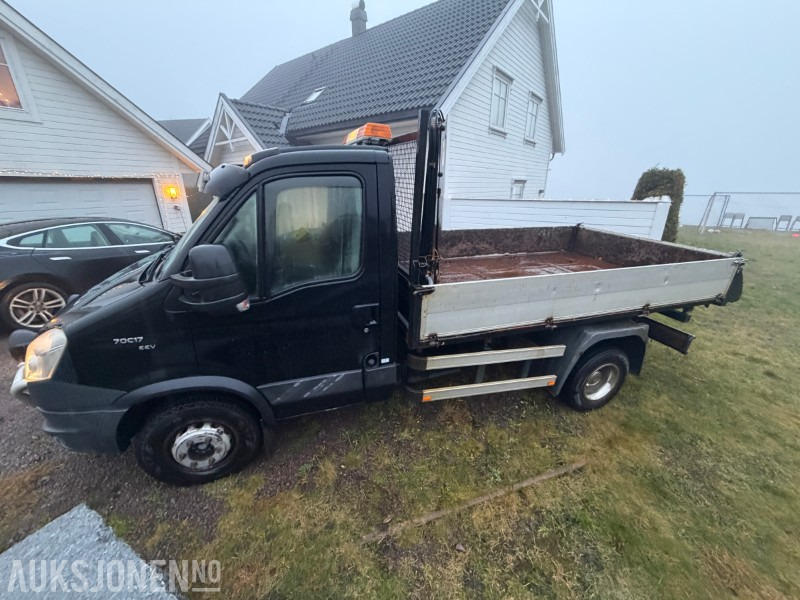 2012 Iveco Daily 70C17 EEV Tipp-Bil med HMF 152 T1 Kran - EU OK - 83312 km - Camión volquete: foto 2 2012 Iveco Daily 70C17 EEV Tipp-Bil med HMF 152 T1 Kran - EU OK - 83312 km - Camión volquete: foto 2