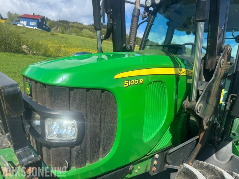 2012 John Deere 5100R 40 km med laster - Tractor: foto 4 2012 John Deere 5100R 40 km med laster - Tractor: foto 4