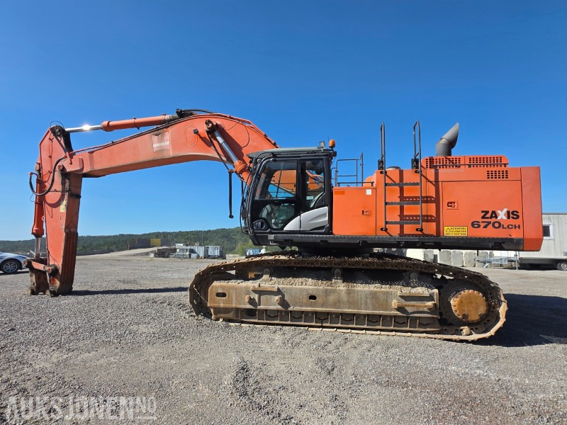 2013 Hitachi ZX670LCH-5 Beltegraver - Nasta 3800L Graveskuff - 15425 Arbeidstimer - Servicehistorikk - Excavadora: foto 4 2013 Hitachi ZX670LCH-5 Beltegraver - Nasta 3800L Graveskuff - 15425 Arbeidstimer - Servicehistorikk - Excavadora: foto 4