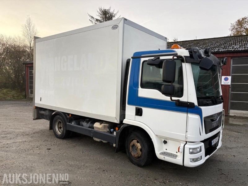 2013 MAN TGL8 220 4X2 Euro6T 3 seter servicevogn C1-reg. - Camión caja cerrada: foto 4 2013 MAN TGL8 220 4X2 Euro6T 3 seter servicevogn C1-reg. - Camión caja cerrada: foto 4