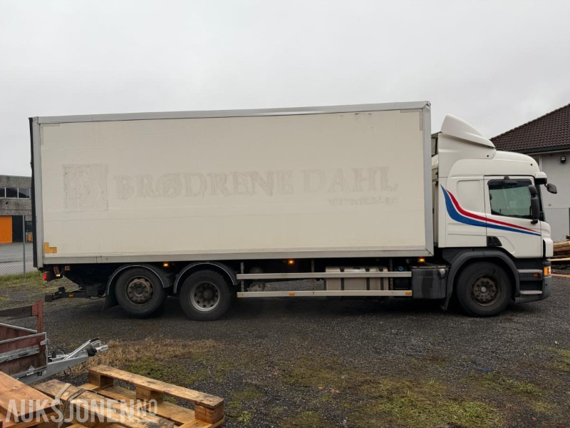 2014 Scania P370 SKAPBIL M/FULL SIDEÅPNING 18 PALLER TRUCKFESTE SERVICEHISTORIKK. - Camión caja cerrada: foto 4 2014 Scania P370 SKAPBIL M/FULL SIDEÅPNING 18 PALLER TRUCKFESTE SERVICEHISTORIKK. - Camión caja cerrada: foto 4