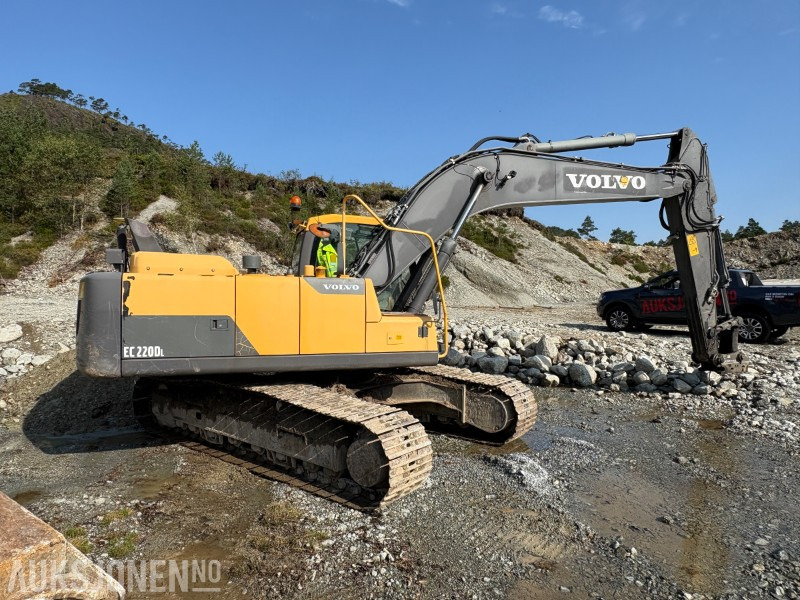 2014 Volvo EC 220DL - 10 656 timer - sertifisert - Excavadora: foto 3 2014 Volvo EC 220DL - 10 656 timer - sertifisert - Excavadora: foto 3