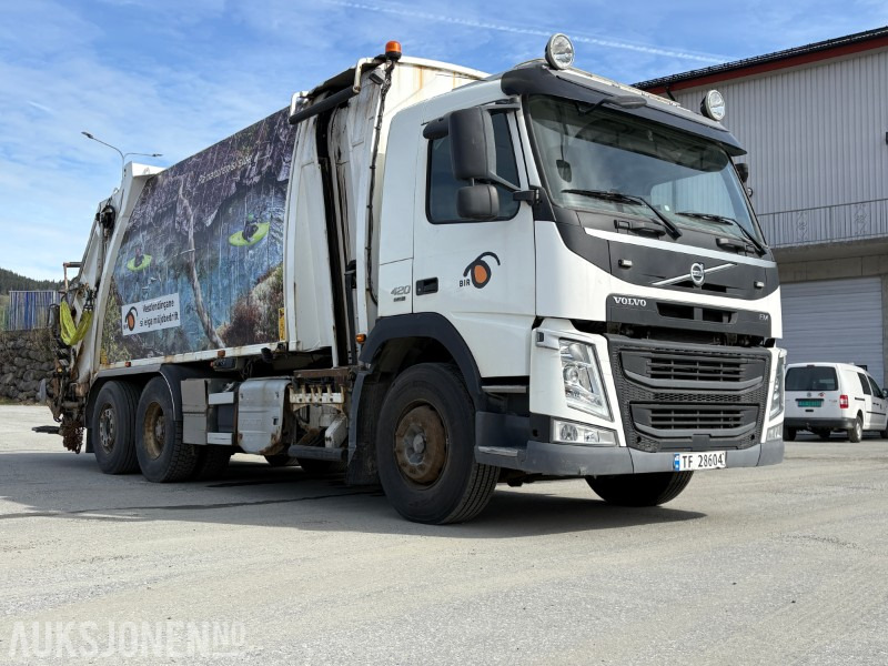 2014 Volvo FM 420 renovasjonsbil med 2-kammers løsning - Camión de basura: foto 2 2014 Volvo FM 420 renovasjonsbil med 2-kammers løsning - Camión de basura: foto 2