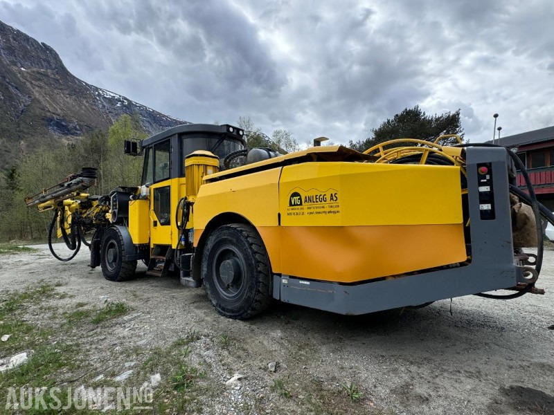 Perforadora 2015 Atlas Copco Boomer M2C - Gruve- og tunellborerigg - 2 boms rigg med personkurv: foto 8 Perforadora 2015 Atlas Copco Boomer M2C - Gruve- og tunellborerigg - 2 boms rigg med personkurv: foto 8