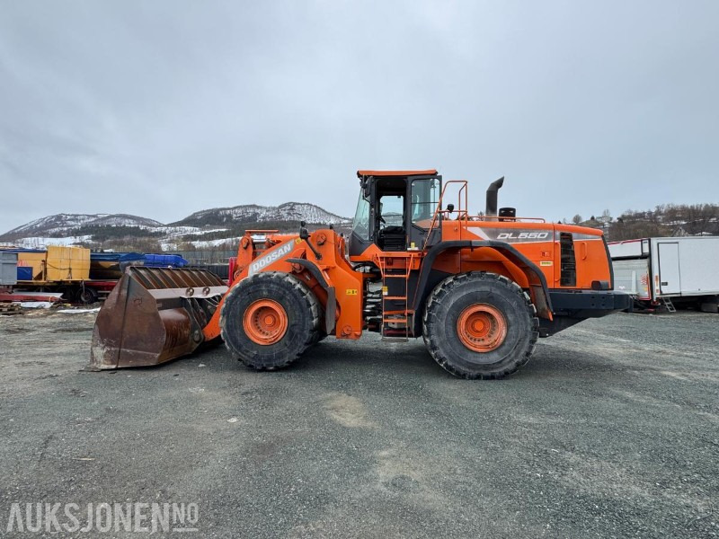 2015 Doosan DL550-5 Hjullaster - Nye dekk - Gjerstad 6000L - 7596T - Cargadora de ruedas: foto 2 2015 Doosan DL550-5 Hjullaster - Nye dekk - Gjerstad 6000L - 7596T - Cargadora de ruedas: foto 2