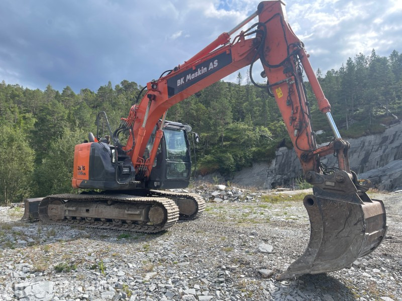 2015 Hitachi Zaxis 135US-5B-Leveres med graveskuffe+pusseskuffe og Rototilt - Excavadora: foto 2 2015 Hitachi Zaxis 135US-5B-Leveres med graveskuffe+pusseskuffe og Rototilt - Excavadora: foto 2