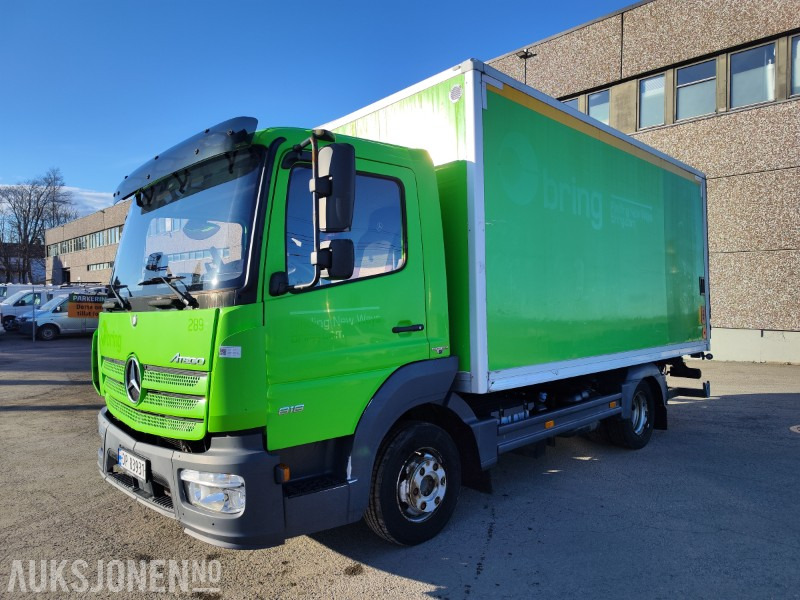 2015 Mercedes-Benz ATEGO - Skapbil - Løftelem - Repobjekt - Camión caja cerrada: foto 1 2015 Mercedes-Benz ATEGO - Skapbil - Løftelem - Repobjekt - Camión caja cerrada: foto 1