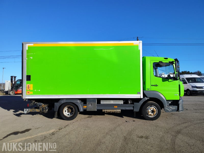 2015 Mercedes-Benz ATEGO - Skapbil - Løftelem - Repobjekt - Camión caja cerrada: foto 2 2015 Mercedes-Benz ATEGO - Skapbil - Løftelem - Repobjekt - Camión caja cerrada: foto 2