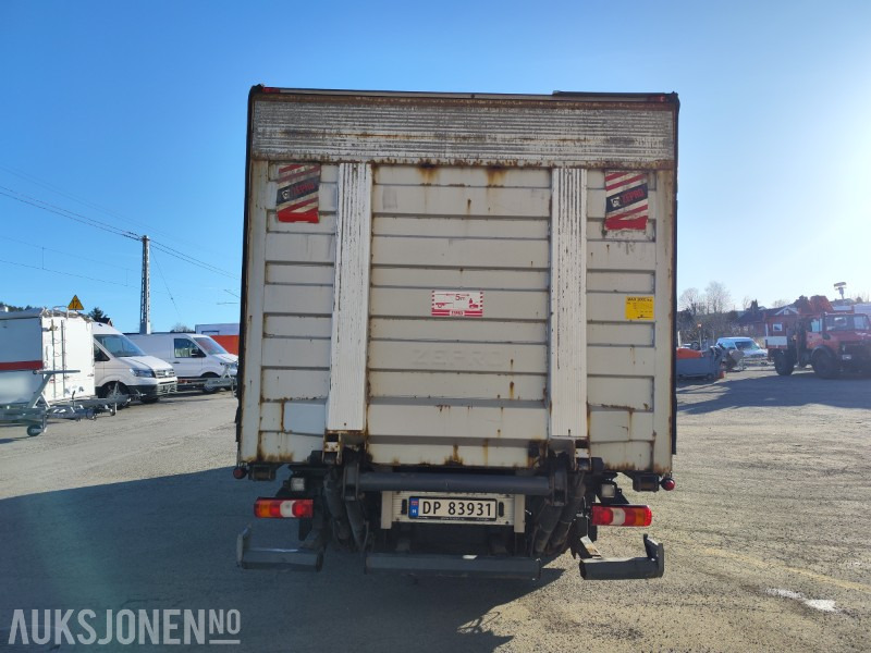 2015 Mercedes-Benz ATEGO - Skapbil - Løftelem - Repobjekt - Camión caja cerrada: foto 4 2015 Mercedes-Benz ATEGO - Skapbil - Løftelem - Repobjekt - Camión caja cerrada: foto 4