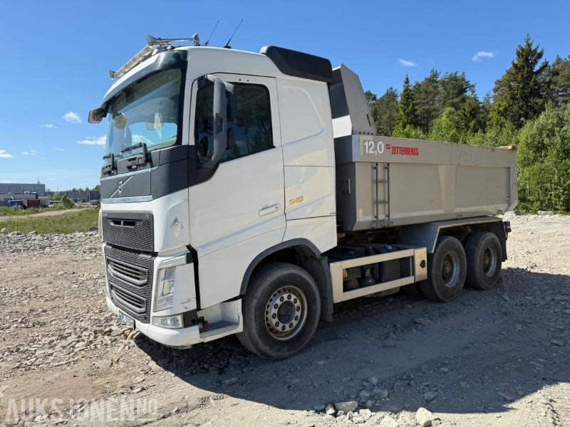 2015 VOLVO FH540 TIPPBIL SERVICEHISTORIKK ZETTERBERG PÅBYGG. - Camión volquete: foto 1 2015 VOLVO FH540 TIPPBIL SERVICEHISTORIKK ZETTERBERG PÅBYGG. - Camión volquete: foto 1