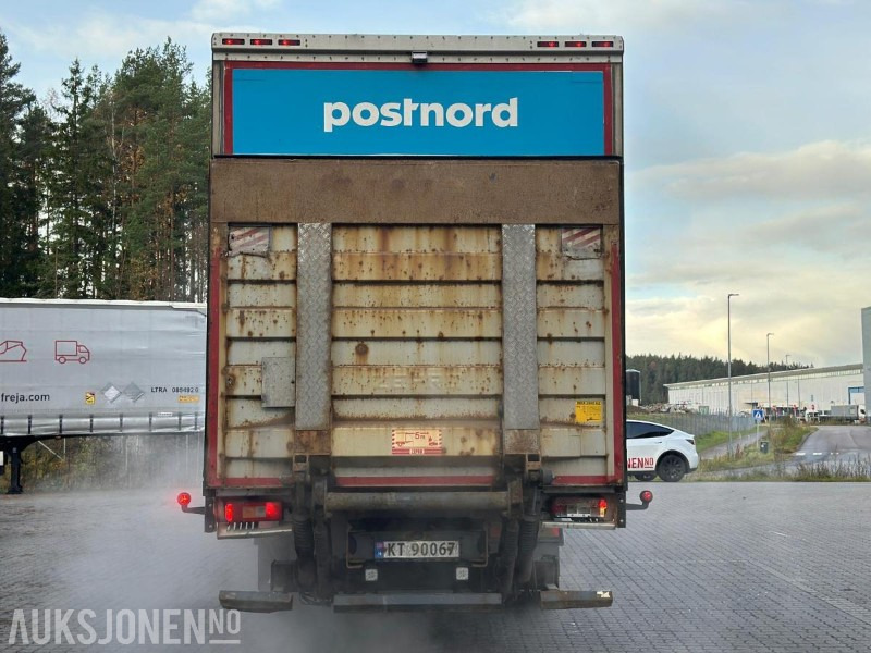 2015 Volvo FE 320 4x2 Euro6 skapbil med bakløft full sideåpning 18 Paller. - Camión caja cerrada: foto 3 2015 Volvo FE 320 4x2 Euro6 skapbil med bakløft full sideåpning 18 Paller. - Camión caja cerrada: foto 3