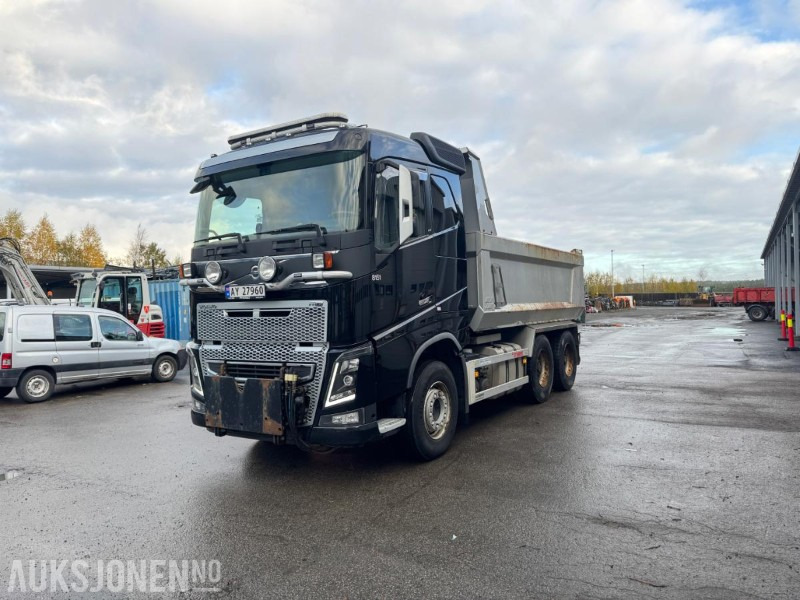 2015 Volvo FH16-660 6X4 Euro6T  Brøyterigget tippbil  – Servicehistorikk– 144 449 km - Camión volquete: foto 1 2015 Volvo FH16-660 6X4 Euro6T  Brøyterigget tippbil  – Servicehistorikk– 144 449 km - Camión volquete: foto 1