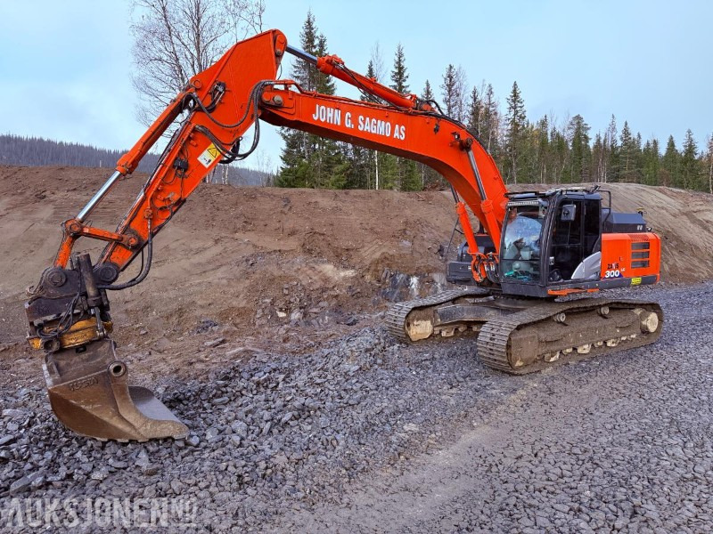 2016 Hitachi ZX300LC-6 Beltegraver - Sentralsmøring, GPS, Tilt og 2 skuffer - Excavadora: foto 1 2016 Hitachi ZX300LC-6 Beltegraver - Sentralsmøring, GPS, Tilt og 2 skuffer - Excavadora: foto 1