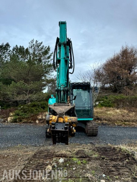 2016 Kobelco SK75SR-3E - 8,5 tonns gravemaskin med gummibelter - Tiltrotator - Pusskuffe - Bunkringspumpe - Sentralsmøring - Sertifisert - Excavadora: foto 2 2016 Kobelco SK75SR-3E - 8,5 tonns gravemaskin med gummibelter - Tiltrotator - Pusskuffe - Bunkringspumpe - Sentralsmøring - Sertifisert - Excavadora: foto 2