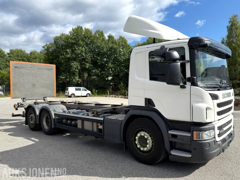 2016 Scania P410, containerbil, baklem, multiratt, cruise, ryggekamera - Camión portacontenedore/ Intercambiable: foto 3 2016 Scania P410, containerbil, baklem, multiratt, cruise, ryggekamera - Camión portacontenedore/ Intercambiable: foto 3