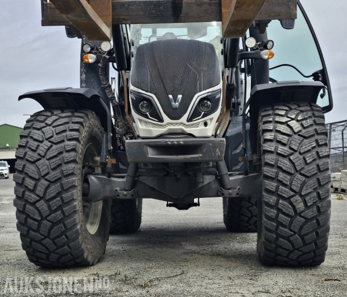 2016 Valtra T144D - Direct - Laster - Luft - 50 km/t - 3 -Medfølger skuffe - Tractor: foto 5 2016 Valtra T144D - Direct - Laster - Luft - 50 km/t - 3 -Medfølger skuffe - Tractor: foto 5