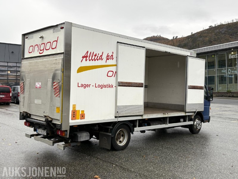 2018 Fuso Canter skapbil m/løftelem - KUN 53123 km - eu-godkjent 26.06.2025 - Camión caja cerrada: foto 3 2018 Fuso Canter skapbil m/løftelem - KUN 53123 km - eu-godkjent 26.06.2025 - Camión caja cerrada: foto 3