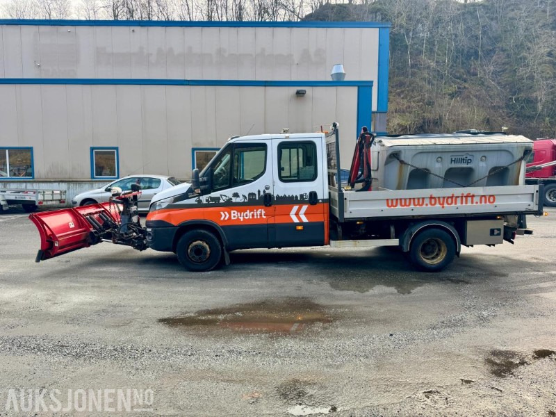 2018 Iveco Daily Kranbil m/Tipp - S/V Dekk - Saltstrøer - Brøyteskjær - Webasto - S/V Dekk - Eu-godkjent til 08/25 - Km: 106672 - Camión grúa: foto 3 2018 Iveco Daily Kranbil m/Tipp - S/V Dekk - Saltstrøer - Brøyteskjær - Webasto - S/V Dekk - Eu-godkjent til 08/25 - Km: 106672 - Camión grúa: foto 3