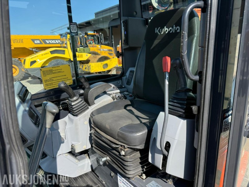 Excavadora 2018 Kubota U55-4 BELTEGRAVER ENGCON TILTROTATOR 2 SKUFFER SERVICEHISTORIKK SENTRALSMØRING: foto 19